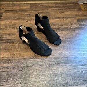 Adrienne Vittadini Black Heels Classic Design